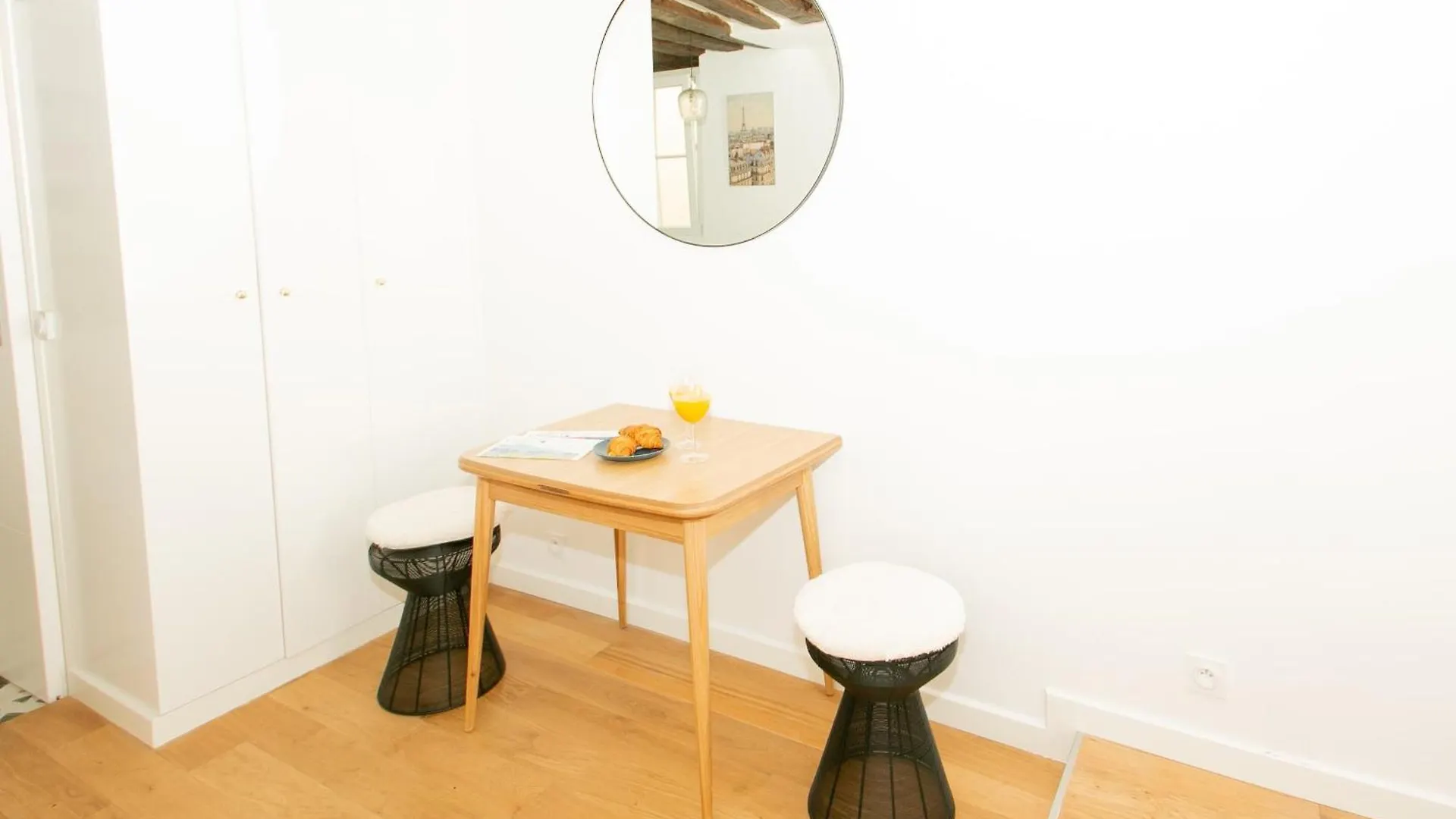 Ile Saint-Louis - Cityapartmentstay Paris Apartment